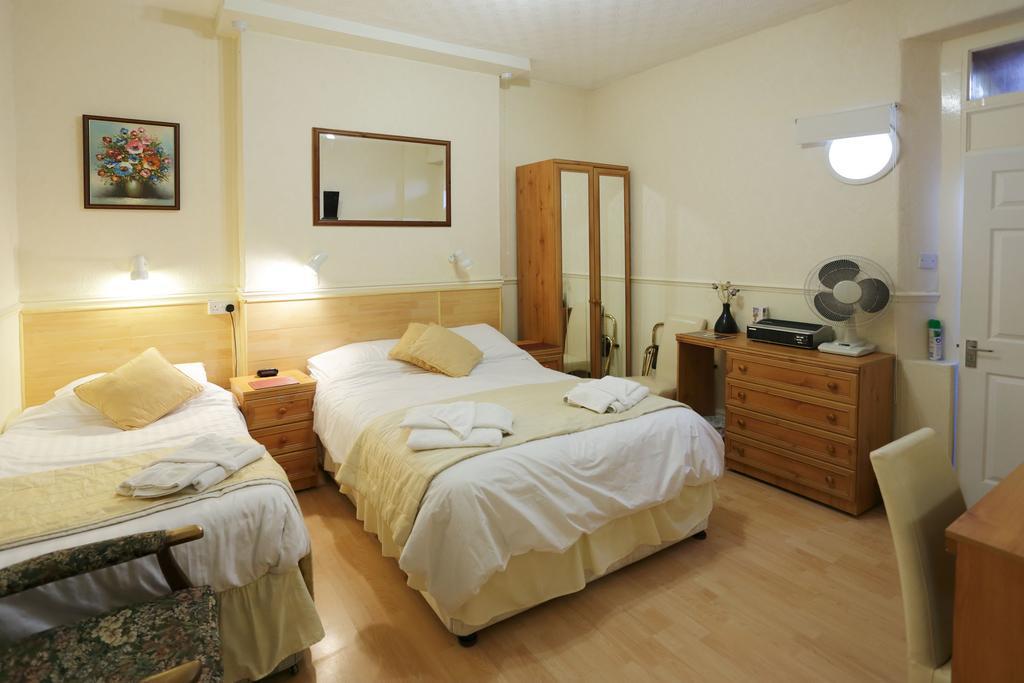 Saxonia Guest House Weston-super-Mare Room photo